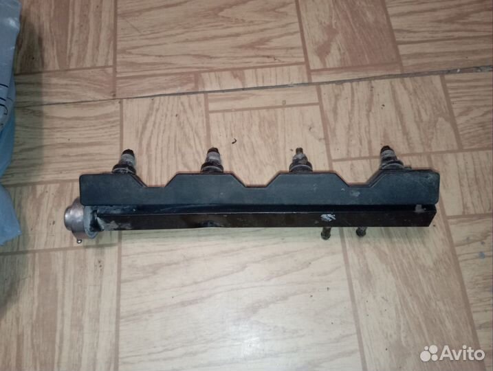 Топливная рампа с форсунками бмв е36 1.8