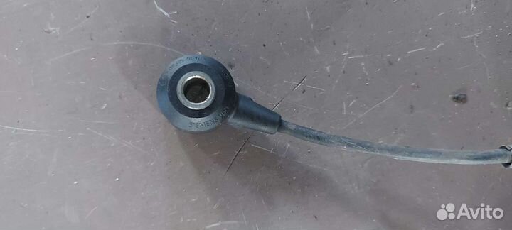 Датчик детонации на Volkswagen Passat B6