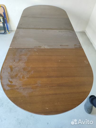 Кухонный стол и стулья