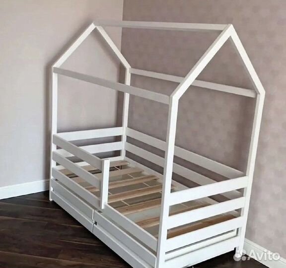 Кровать Домик из Березы