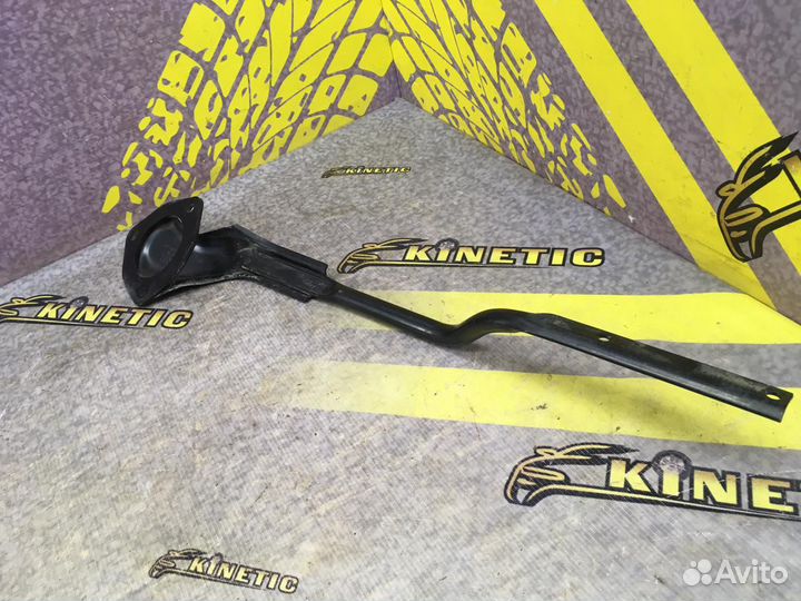 Распорка передних амортизаторов Форд Фокус 2