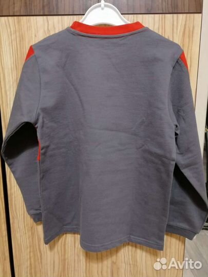 Продам комплект на мальчика 8-9 лет