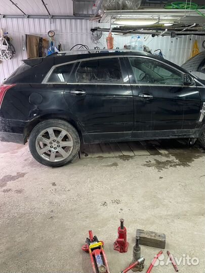В Разборе запчасти Cadillac SRX 2