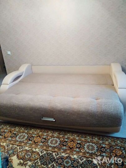 Диван