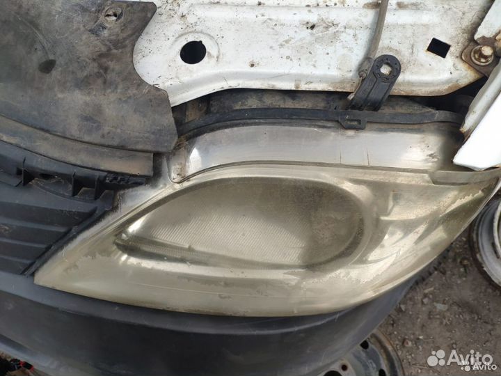 Фара передняя левая Renault Logan