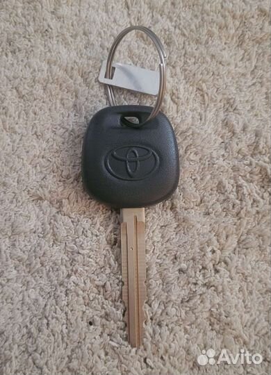 Ключ зажигания от toyota verso