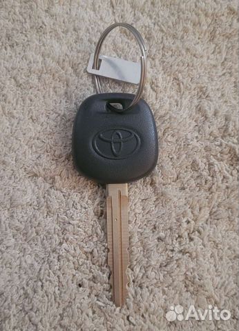 Ключ зажигания от toyota verso
