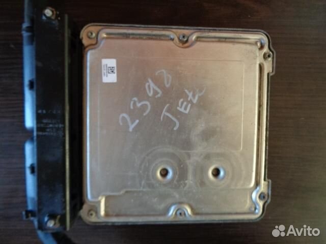 Блок управления двигателем Volkswagen Jetta