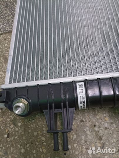 Радиатор охлаждения Opel Astra H, Zafira B