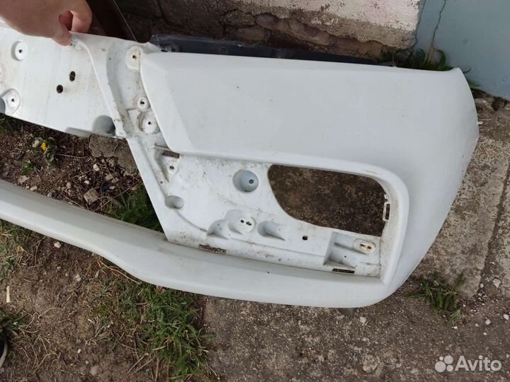 Передний бампер лада Веста