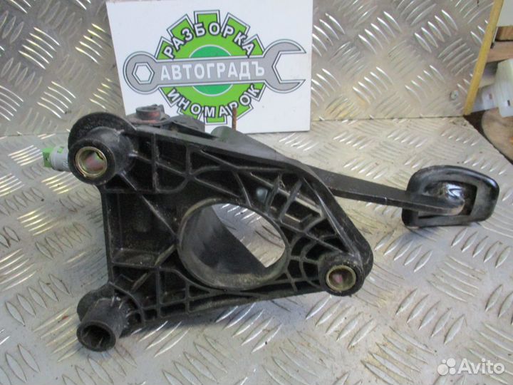 Педаль сцепления Renault Laguna 2 2006г