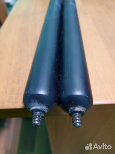 Амортизаторы крышки багажника б/у на VW Sharan 199