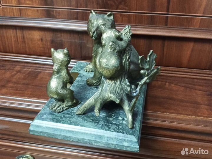 Бронзовая статуэтка