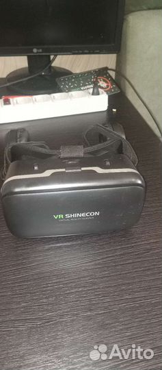 Vr очки для телефона Shinecon с джойстиком