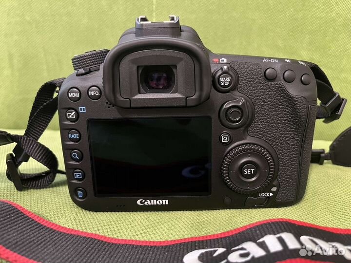 Canon EOS 7D Mark II + 17-55mm f2,8