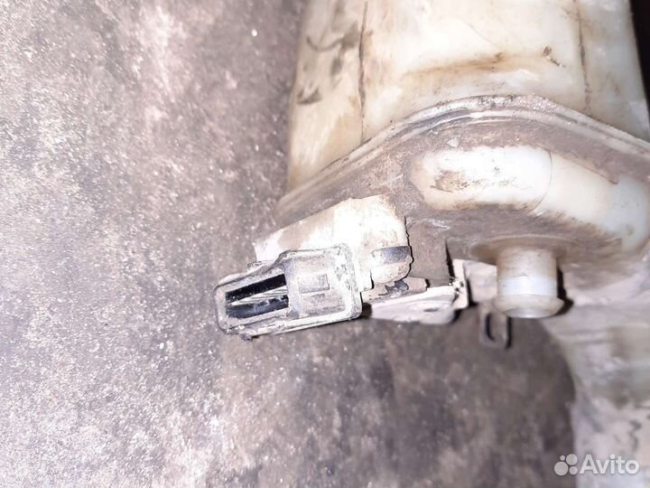 Расширительный бачек saab 9000