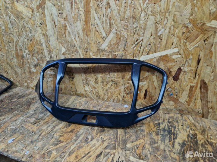 Консоль центральная LADA Vesta универсал 1.6 2019