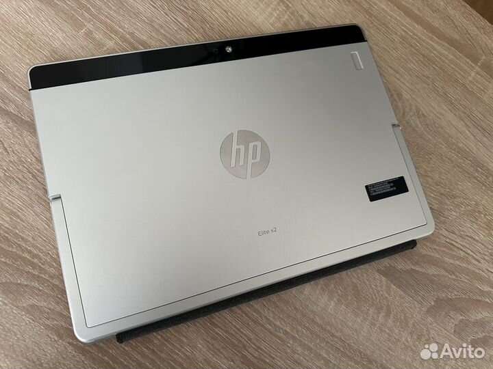 HP. Core m5. 8GB. SSD. LTE