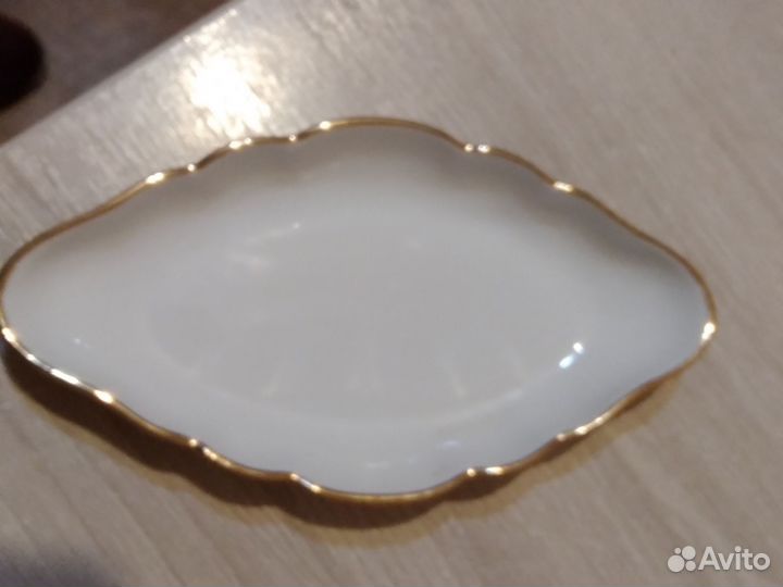 Шпротница фарфоровая