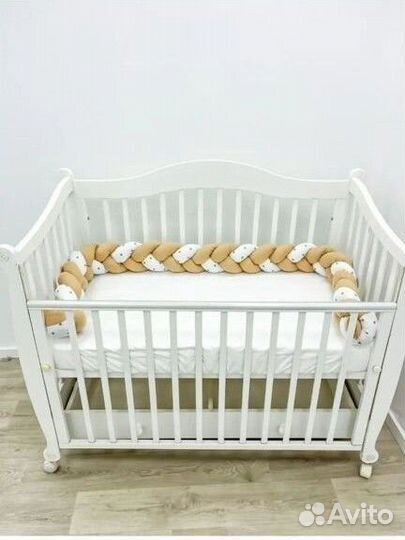 Бортик-косичка в кроватку