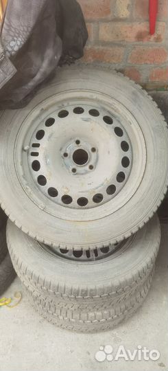 Dunlop SP Winter Ice 01 205/60 R16