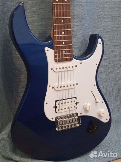 Yamaha pacifica 012