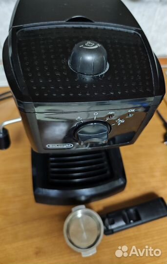 Кофеварка рожковая Delonghi EC145
