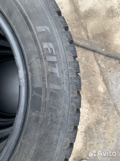 Laufenn I Fit Ice LW 71 215/60 R17