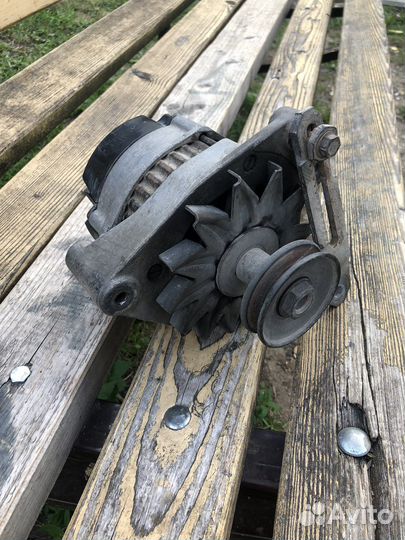 Генератор Audi 80 б3