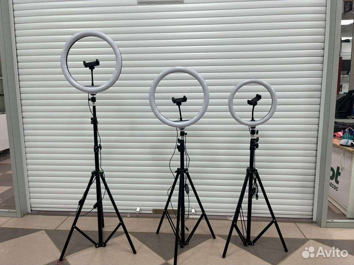 Кольцевая лампа со штативом новая