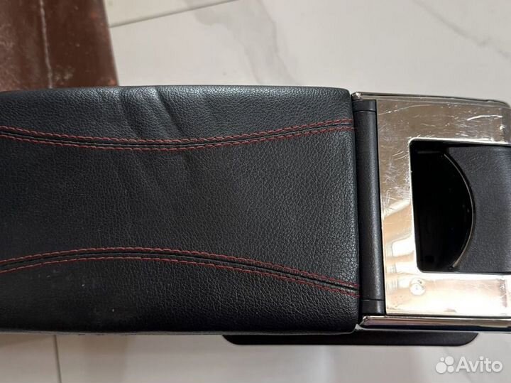 Подлокотник