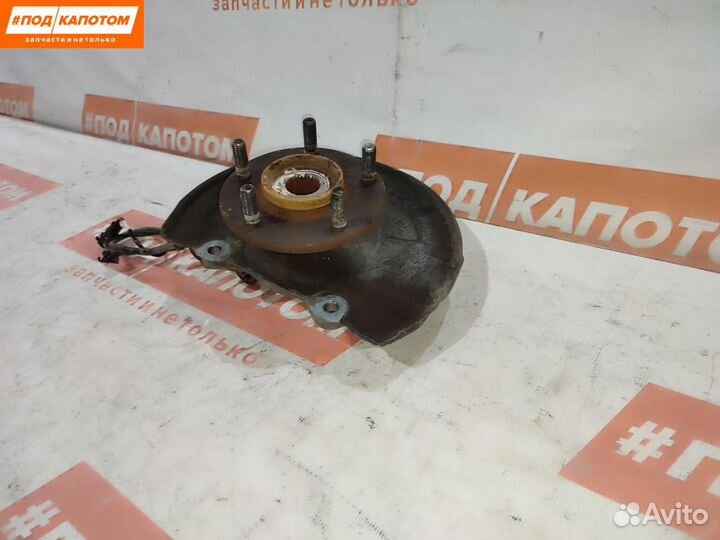 Кулак передний правый Mitsubishi Outlander 2 2007