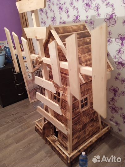 Деревянная мельница для сада