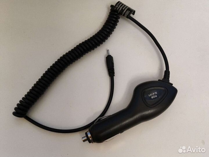 Автомобильная зарядка для телефона