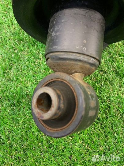 Стойка Toyota Crown AWS210 2AR-FSE 2014