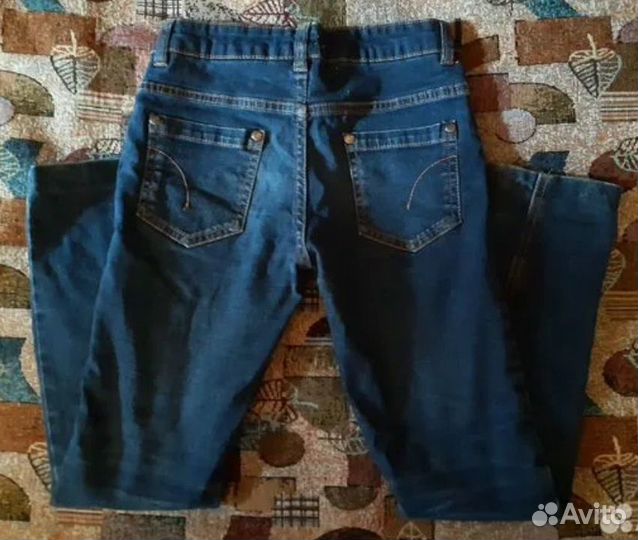 Пакетом джинсы, свитер Европа р.134-140