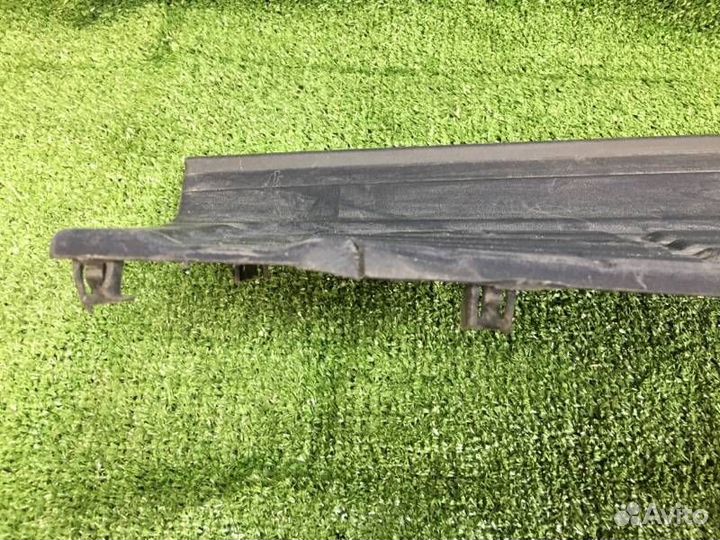 Накладка бампера задняя Toyota Land Cruiser 200