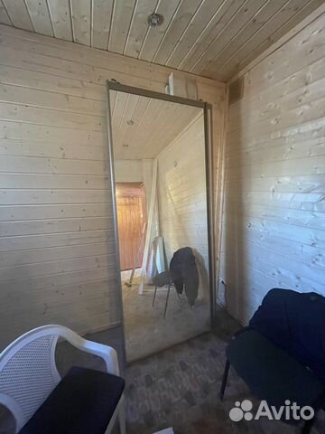 Зеркало,дверь на колесиках