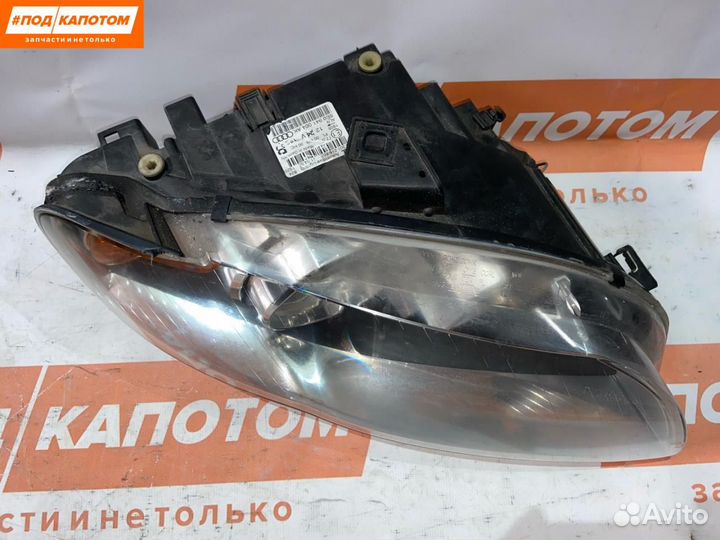 Фара правая Audi A4 B7 2005