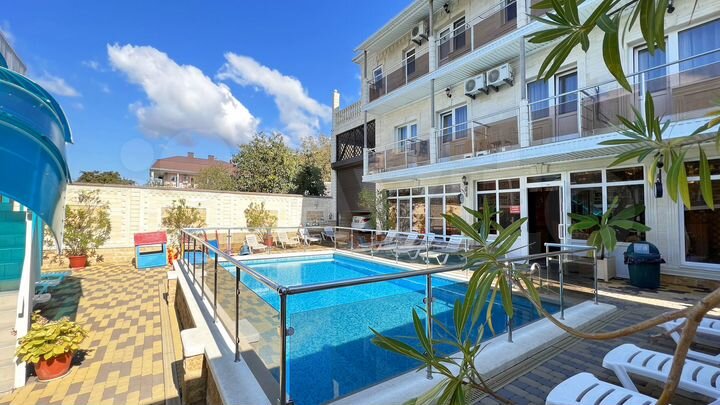 Дом 719 м² на участке 6,6 сот.