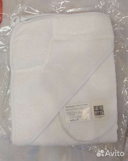 Новое полотенце-уголок с варежкой для купания