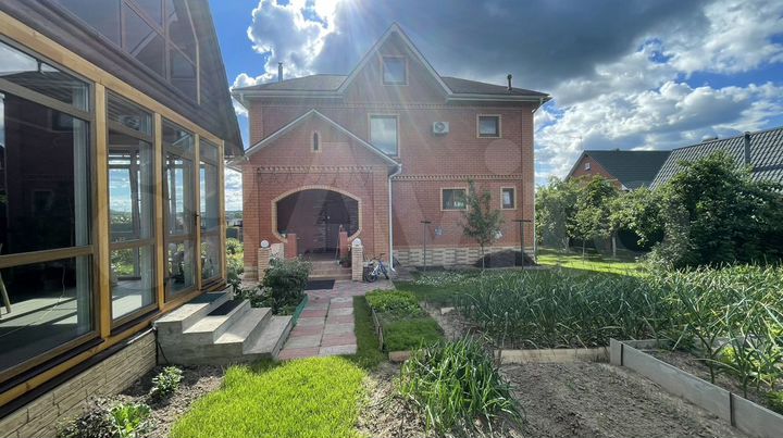 Дом 360 м² на участке 15 сот.