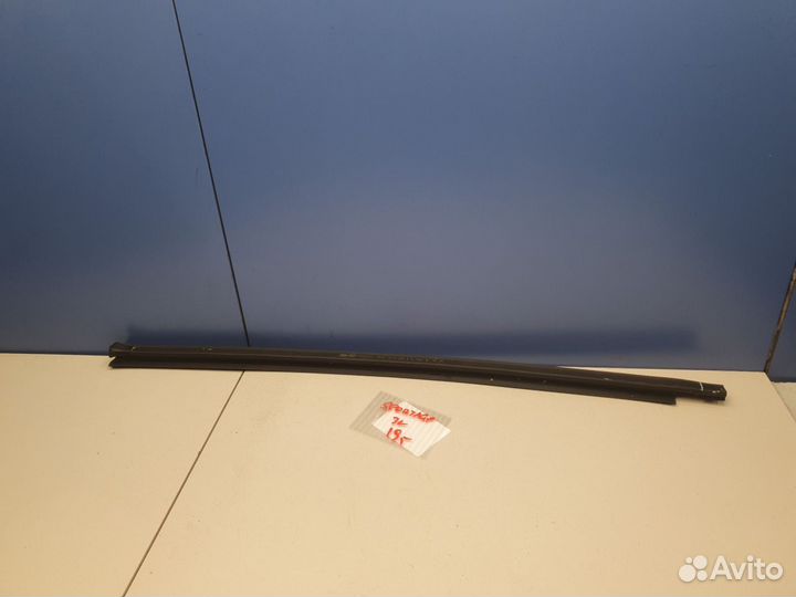 Накладка стекла задней левой двери KIA Sportage 20