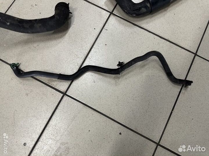 Патрубок охлаждения Рено Клио 4 Clio 4