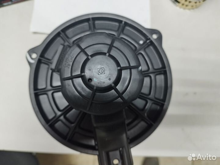 Моторчик отопителя печки KIA RIO F00S33F004