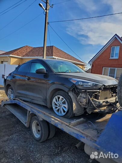 Hyundai Tucson 2017 на (битый)