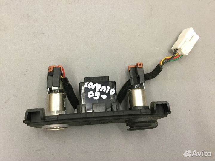 Кнопка разъем Киа Соренто с 2009г