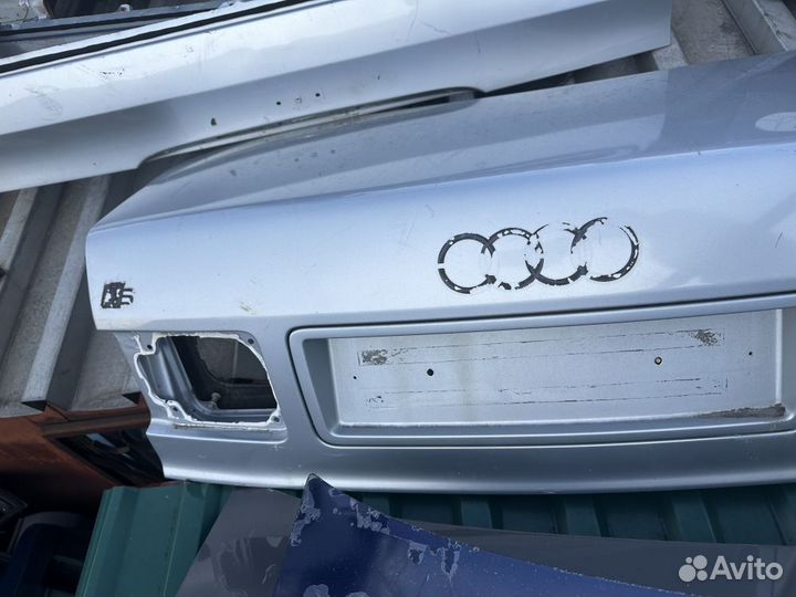 Крышка багажника Audi A8 D2