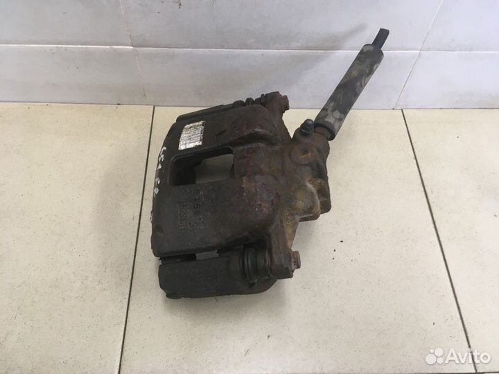 Суппорт передний правый C4 2005-2011