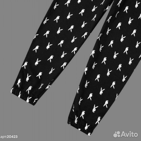 Спортивные штаны NO name черные С зайцами новые 46(S)